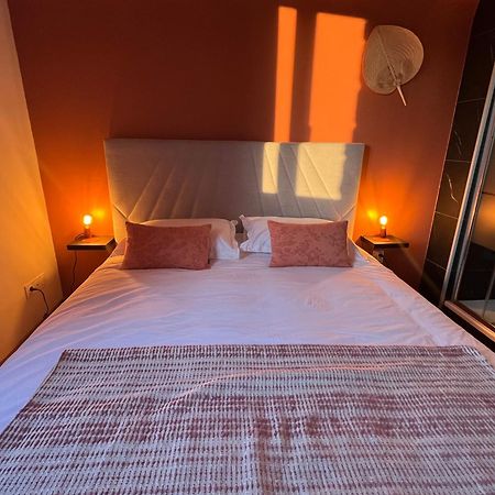 L Hirondelle 3 Bed and Breakfast Erondelle Exteriör bild